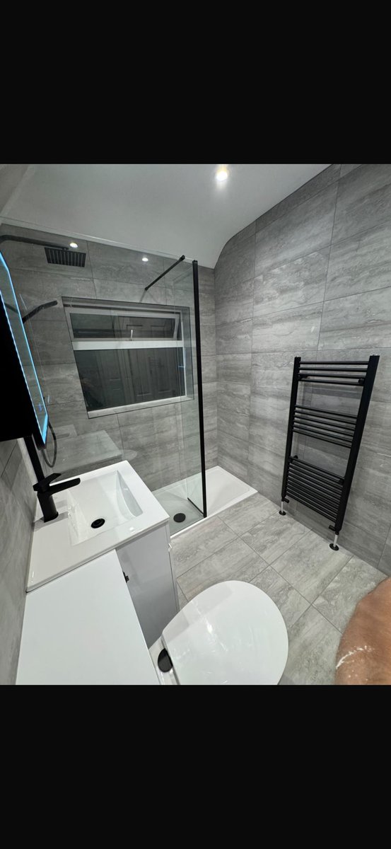 Seeley789's tweet photo. Not a bad transformation this one …

Any bathrooms need doing shout me ….. 

Terrible football manager , sensational bathroom installer … 

Likes and shares appreciated ❤️❤️❤️⚽️⚽️🙌🏼🙌🏼 https://t.co/861TbXMGhf