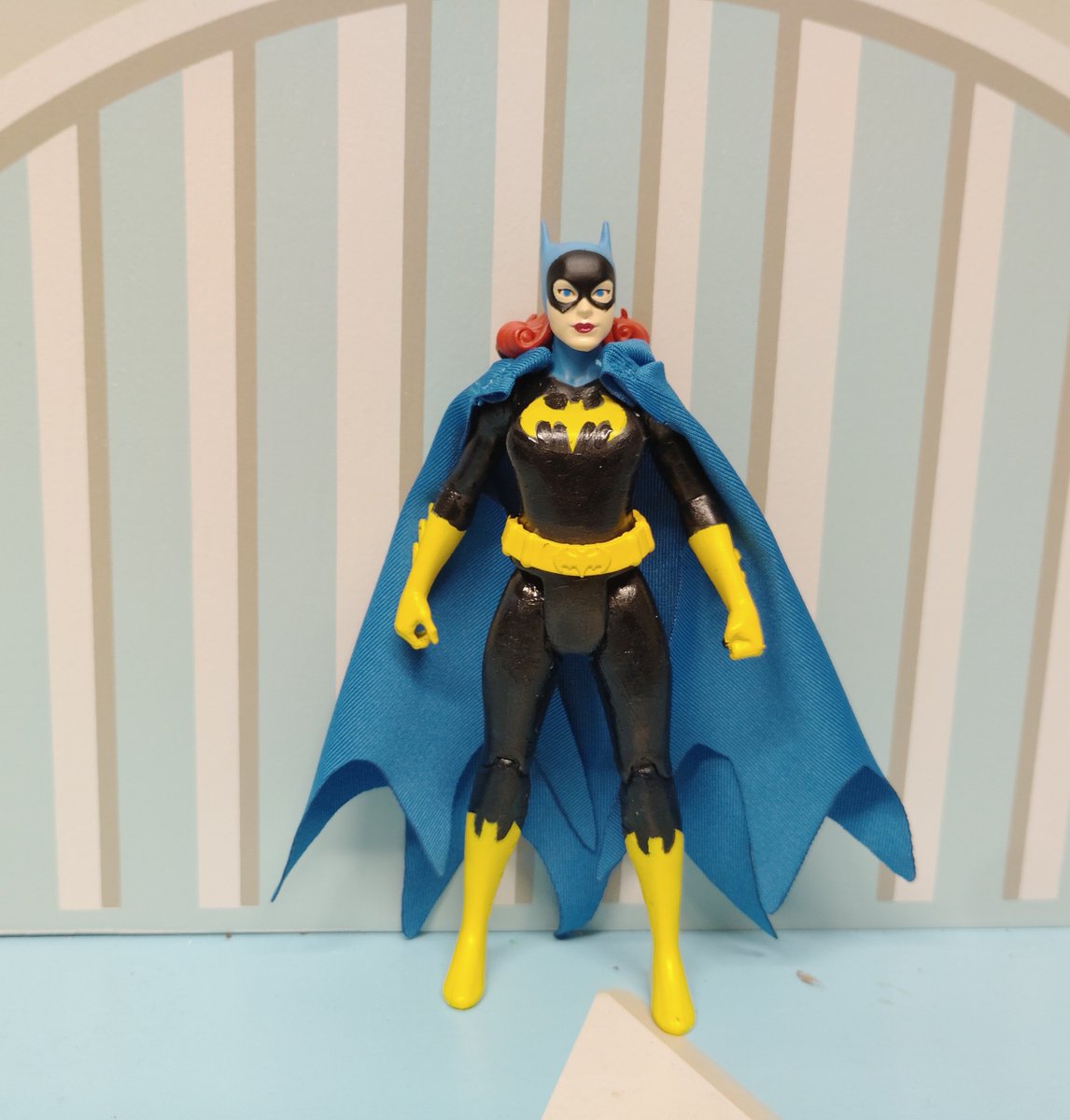 MEarthprime's tweet photo. @mcfarlanetoys #SuperPowers custom #BarbaraGordon #Batgirl repaint

The #TerrificTrio #Batman, Robin/#Nightwing, Batgirl https://t.co/WCEliiLom6