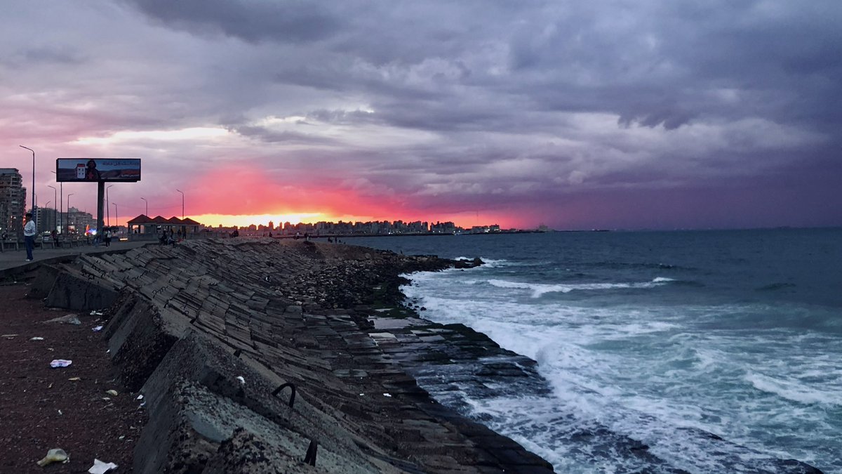 zeyadhasan12's tweet photo. Colors from around Alexandria https://t.co/IhBJEOX8QY