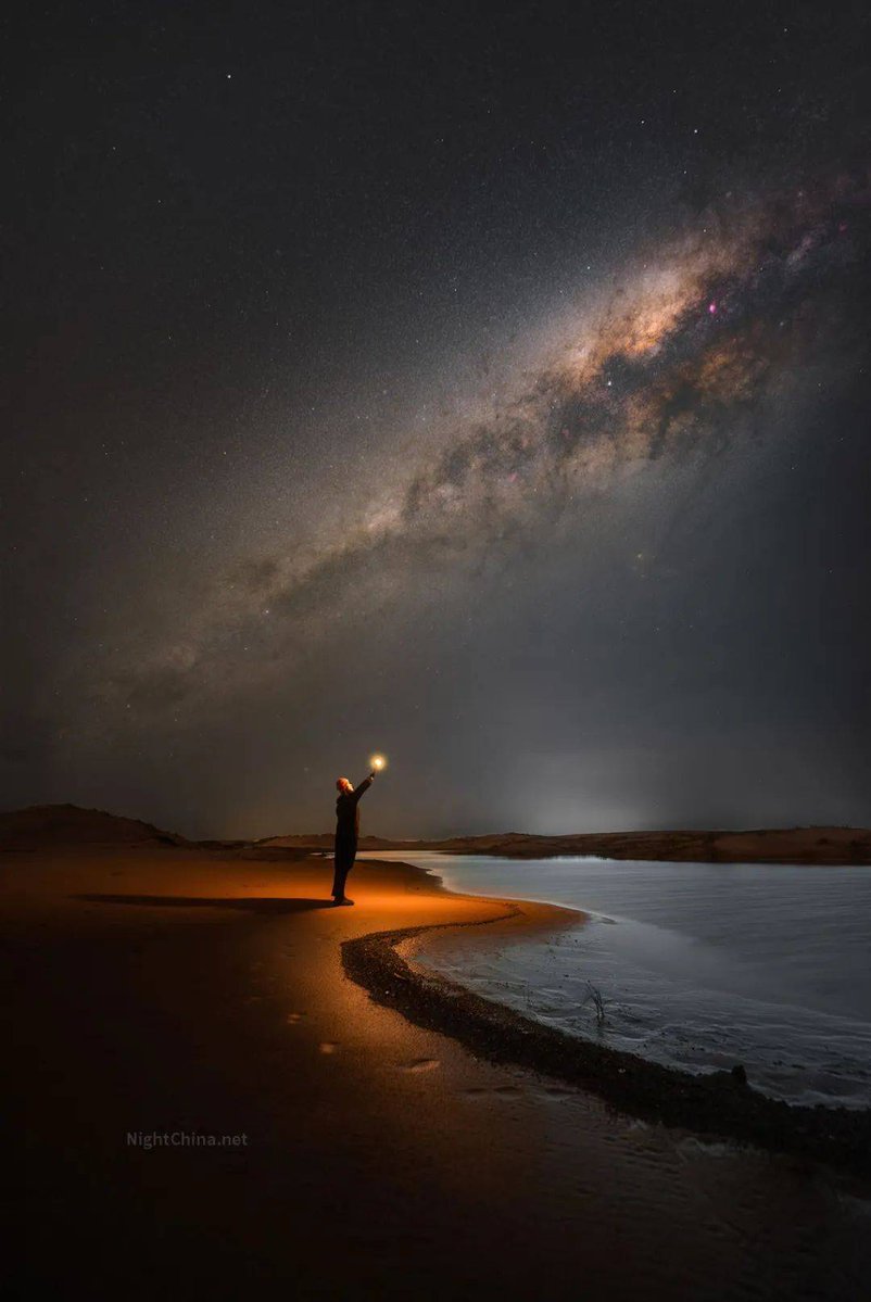 HarniNeti's tweet photo. [Let’s look up at the starry sky beneath our feet—every tiny bright rock underfoot fuels our burning passion for life!]， https://t.co/Il5jhKTORB