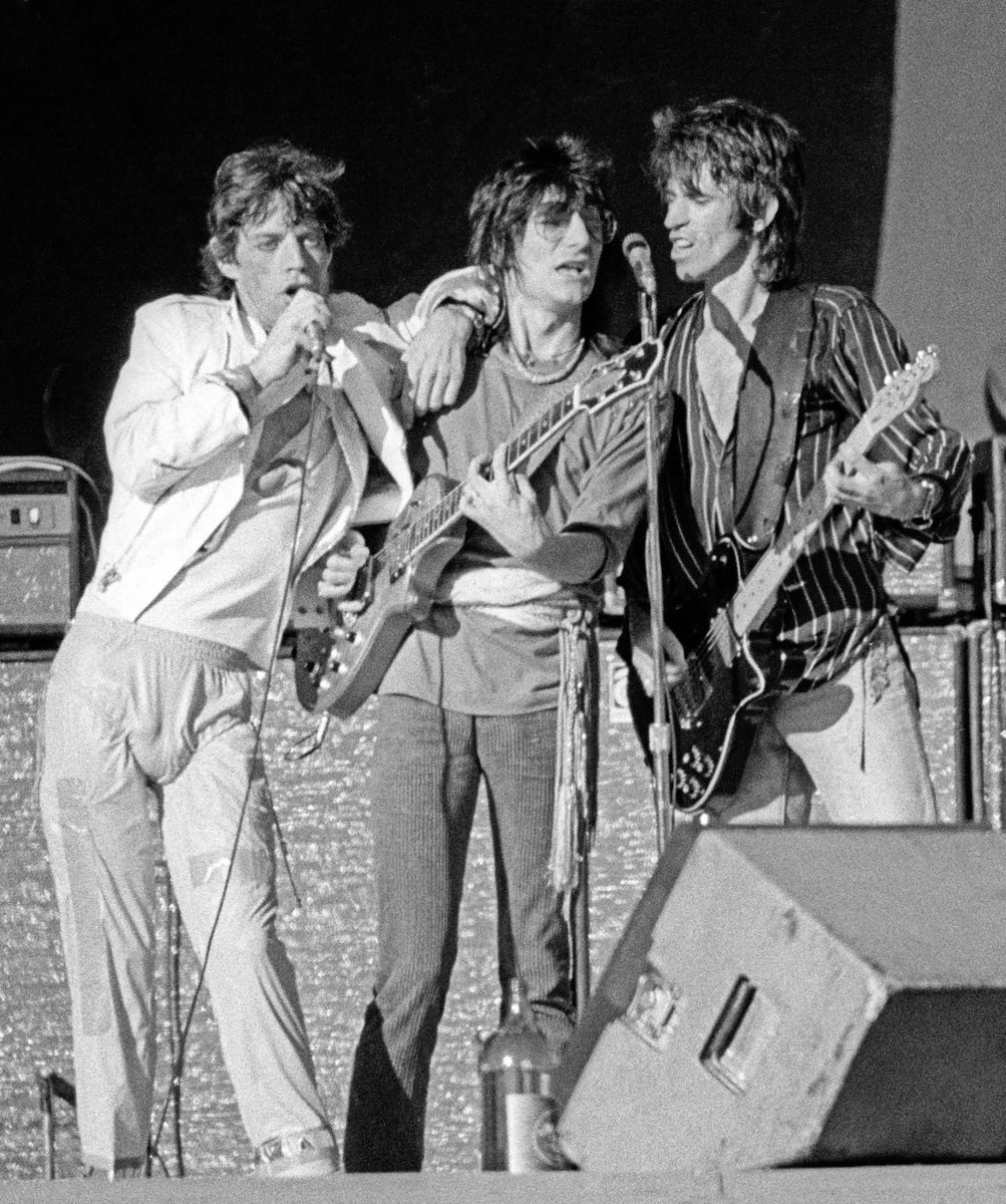 fred79977's tweet photo. Our boys🎸🎸
#RollingStones https://t.co/KjK57tWhYi