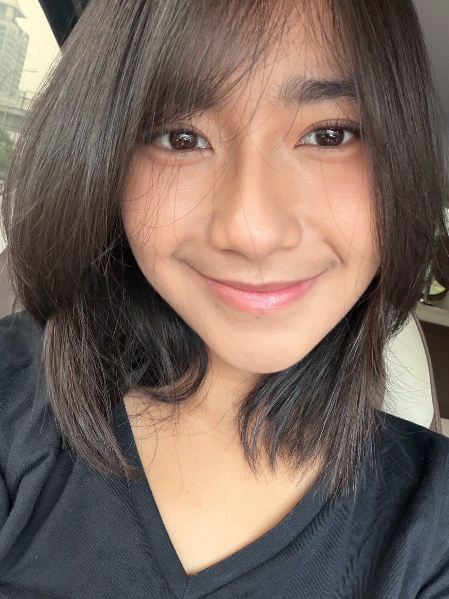 Freya_JKT48's tweet photo. Kalo tiba-tiba poni jadul… https://t.co/fxoCjkjWzD