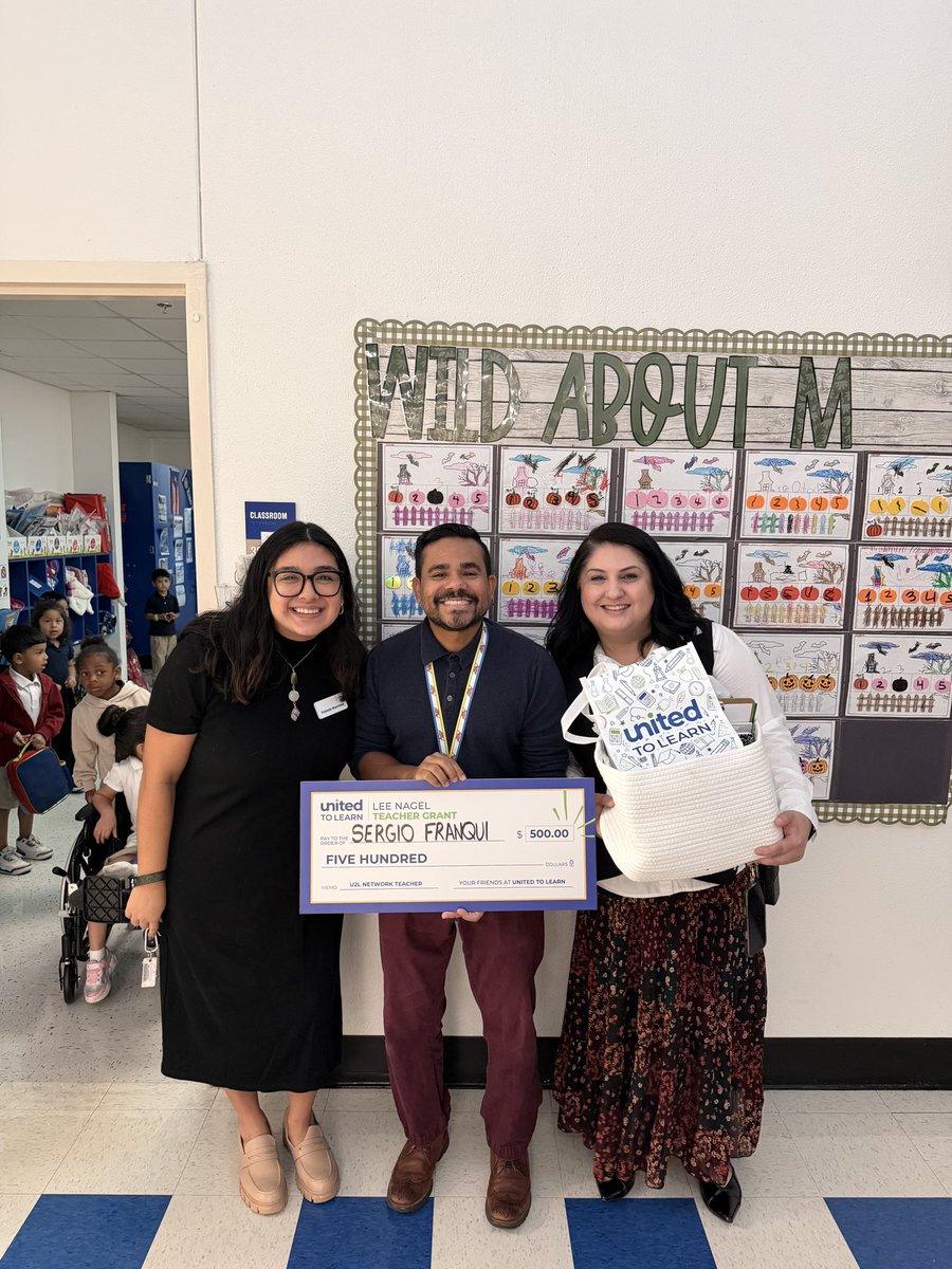 CREWatDISD's tweet photo. 🎉 Congratulations to Mr. Franqui on receiving the Lee Nagel Teacher Grant from @unitedtolearn! This $500 grant will bring new learning opportunities to his classroom. 🐺📚

Thank you for continuing to invest in our amazing teachers!

@Region1DISD @RubyGarzaDISD @LauraRubioGarza https://t.co/STi0heuE9D