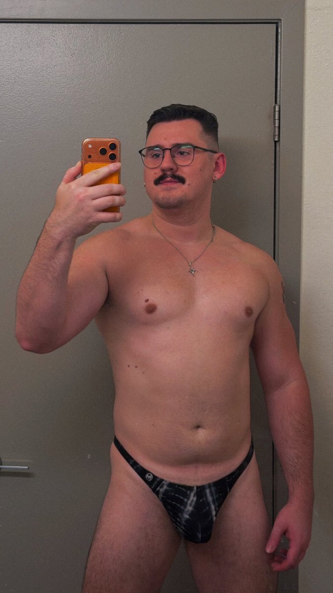 JimbyVEVO's tweet photo. maybe the hottest pics i’ve taken of myself 🙈🙈🙈🙈 https://t.co/Xwf2NFsMC6