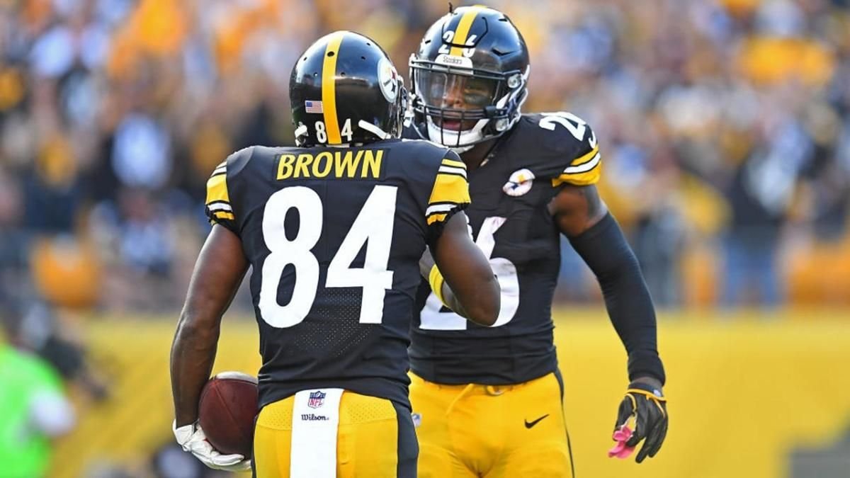 nflrums's tweet photo. 🚨Former #Steelers Antonio Brown and Le'Veon Bell called out Mike Tomlin for being distracted by his 12-year Minecraft City construction while coaching the Steelers https://t.co/hN6Ui5T4wq