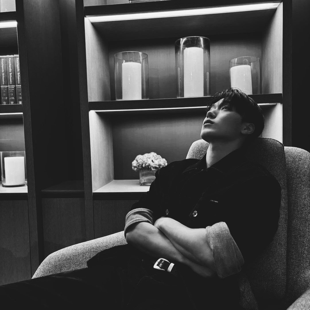 xmokend's tweet photo. ⠀⠀⠀ friend request.       ♱      ⦉ ۪𖥟 ⦊

name: Viktor Vogrincic.
age: 28.
zodiac sign: Scorpio.
ec: Single.
os: Straight. 
( + ) Tattos artist, Guitarist, Chest, Band, Mitski, Anime, Music, Reading, Drawing. https://t.co/CfUirs5dS2