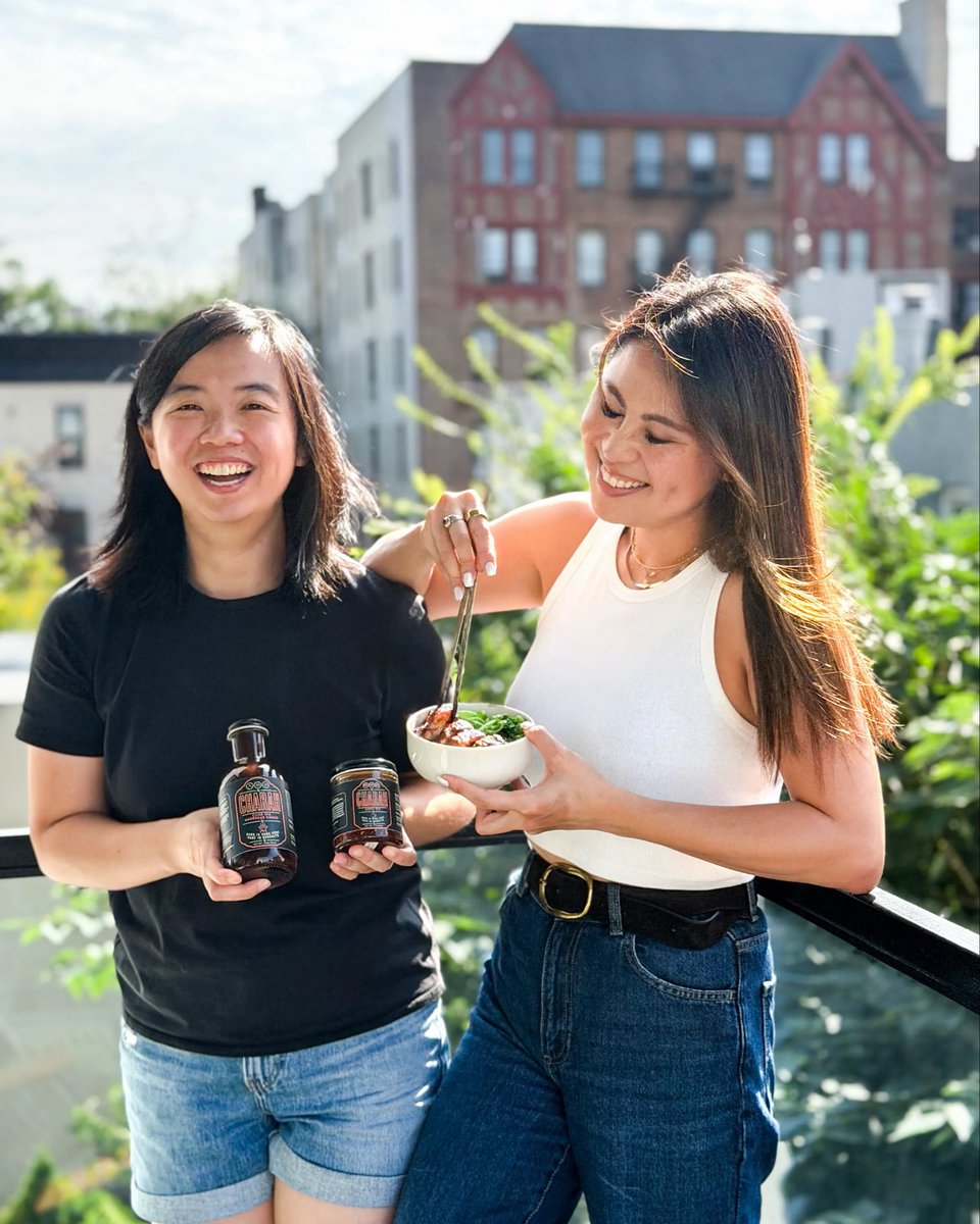 fadmarket's tweet photo. #FADMakerSpotlight 🌶️
Meet Charah, founded by friends Flora + Clara out of a shared nostalgia for Hong Kong. Their small-batch char siu BBQ sauce + Cantonese chili oil are handcrafted in Brooklyn. Discover Charah this weekend in DUMBO!

🗓️ Oct 3+4 | 11am–6pm
📍 Empire Stores https://t.co/NxFufHPa55