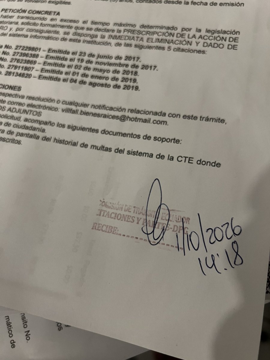 Fallvill's tweet photo. Adjunto video de la @CTEcuador @GonOrtega un cancer para el ciudadano tramitar prescripción de multas SOSPECHOSAMENTE eliminaron hacerlo en linea, esto genera CORRUPCIÓN porque los tramitadores afuera si borran pero con plata. A quien recurrimos? @DanielNoboaOk @acastropiedra https://t.co/vUgxn0RPwt