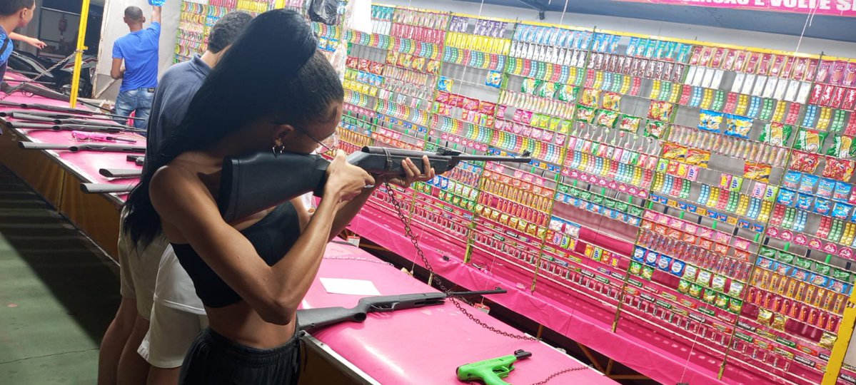 eutransstornada's tweet photo. Queria ter uma arma, é tão legal atirar!

#PINTOAWARDS #PINTOSAWARDS #PINTOSAWARD #PEITOAWARDS #XOTASAWARD #BUNDAAWARD https://t.co/a1jjg58woL