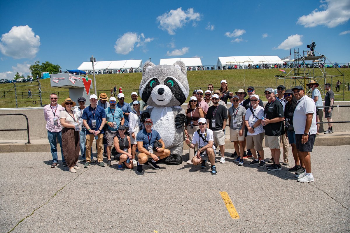 RandomVandals's tweet photo. Happy Raccoon Appreciation Day from Big G and all of Random Vandals Racing!!!  Can’t think of a better way to spend it than at the racetrack…

#raccoon #appreciation #raccoonsofinstagram #racing #team https://t.co/2ASMti9mRd