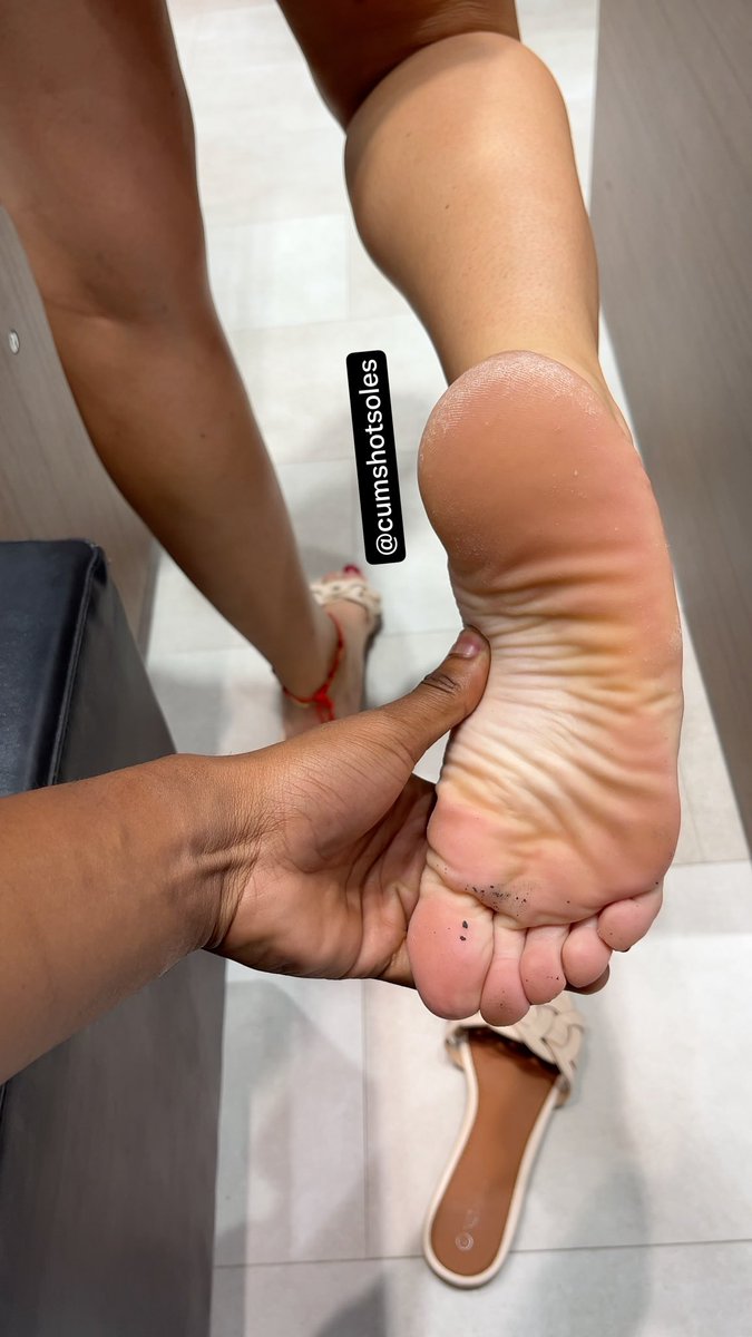cumshotsoles's tweet photo. The thickness 😍 #soles #meatysoles https://t.co/5unRhoAsyr