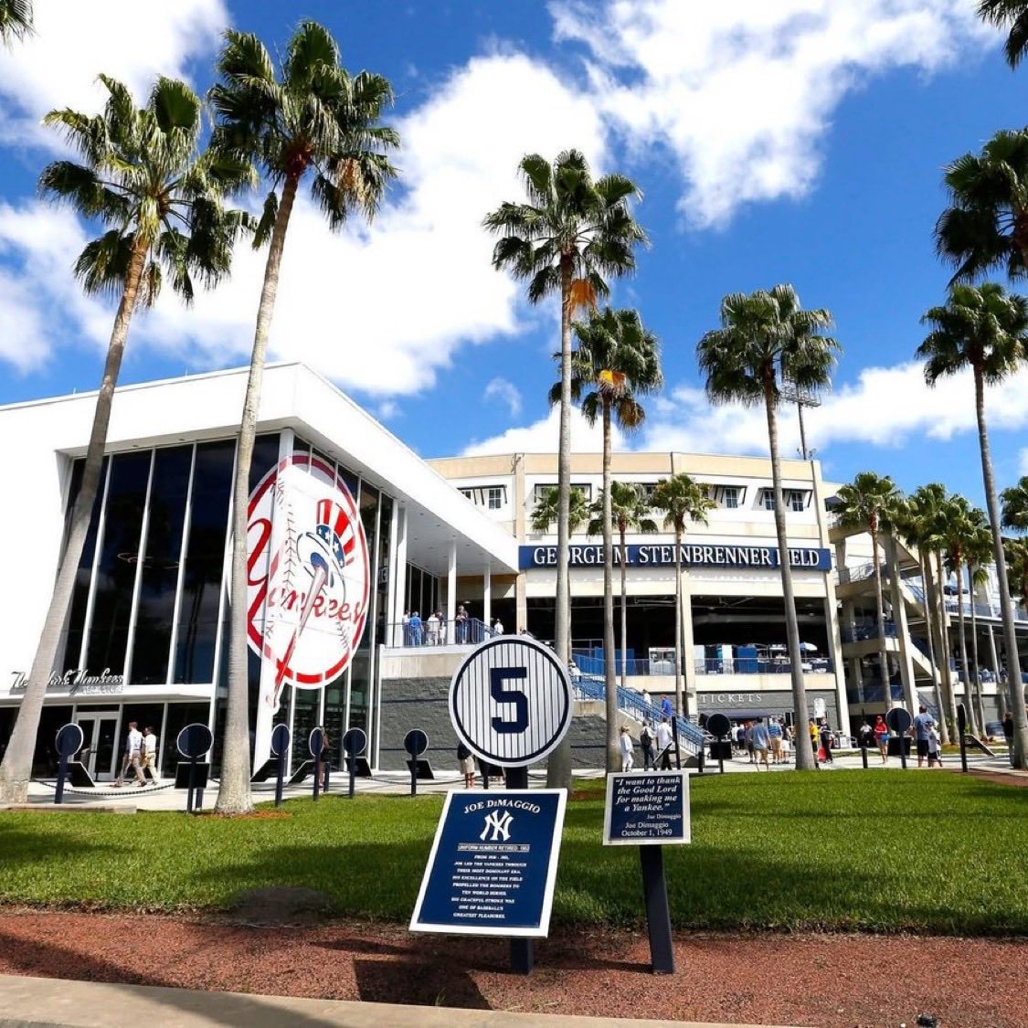 GMSField's tweet photo. The Yankees are ALDS Bound and back in the Bay this WEEKEND! The GMS Field Team Store will have extended hours of operation 👇

Team Store Hours: Friday 10/02 - 10/05
FRI: 10AM-5:30PM
SAT: 10AM-5PM
SUN: CLOSED
MON: 10AM-5:30PM

GEAR UP Today at the GMS Field Team Store! https://t.co/FgMOpIWNNe