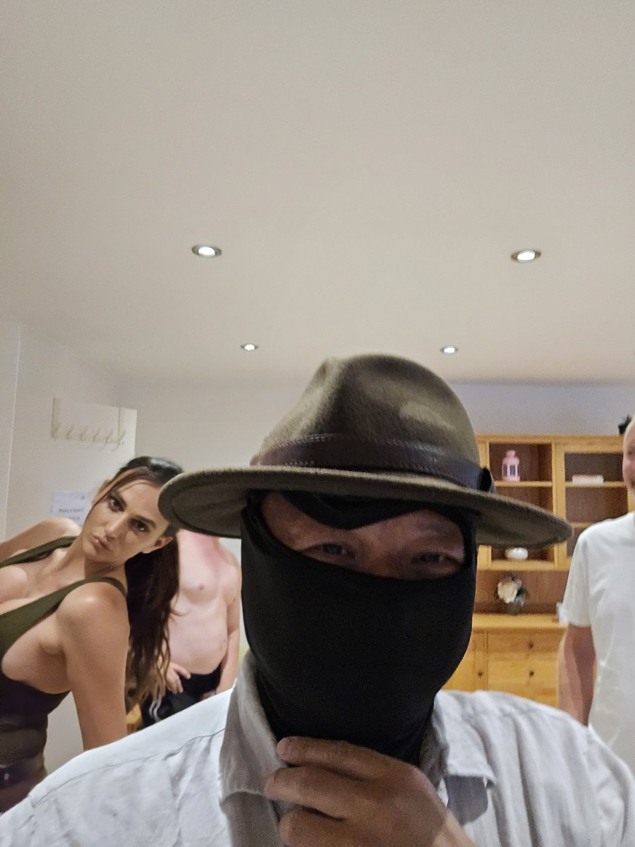 Cameron_Panda1's tweet photo. When your action hero characters get mixed up between Lara Croft and Indiana Jones the film shoot goes on for @Cosplayxgirlsx and @xxxJust18 https://t.co/LZ6m0yABnj