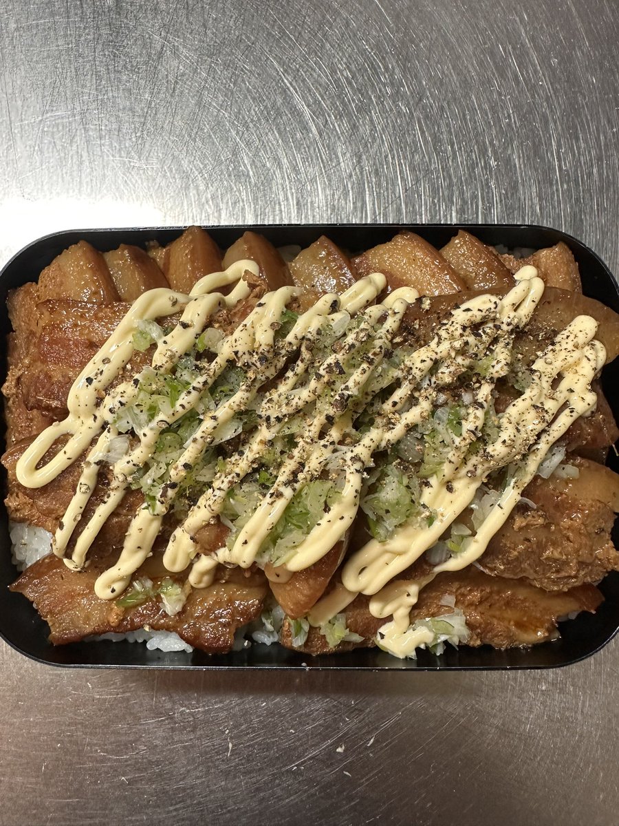 43_bentou's tweet photo. 今日のお弁当🐷🐷🐷✨

 #お弁当  #お弁当界隈  #お弁当記録  #チャーシュー  #ちいかわ  #お弁当日記 https://t.co/0rrnK3pB0p