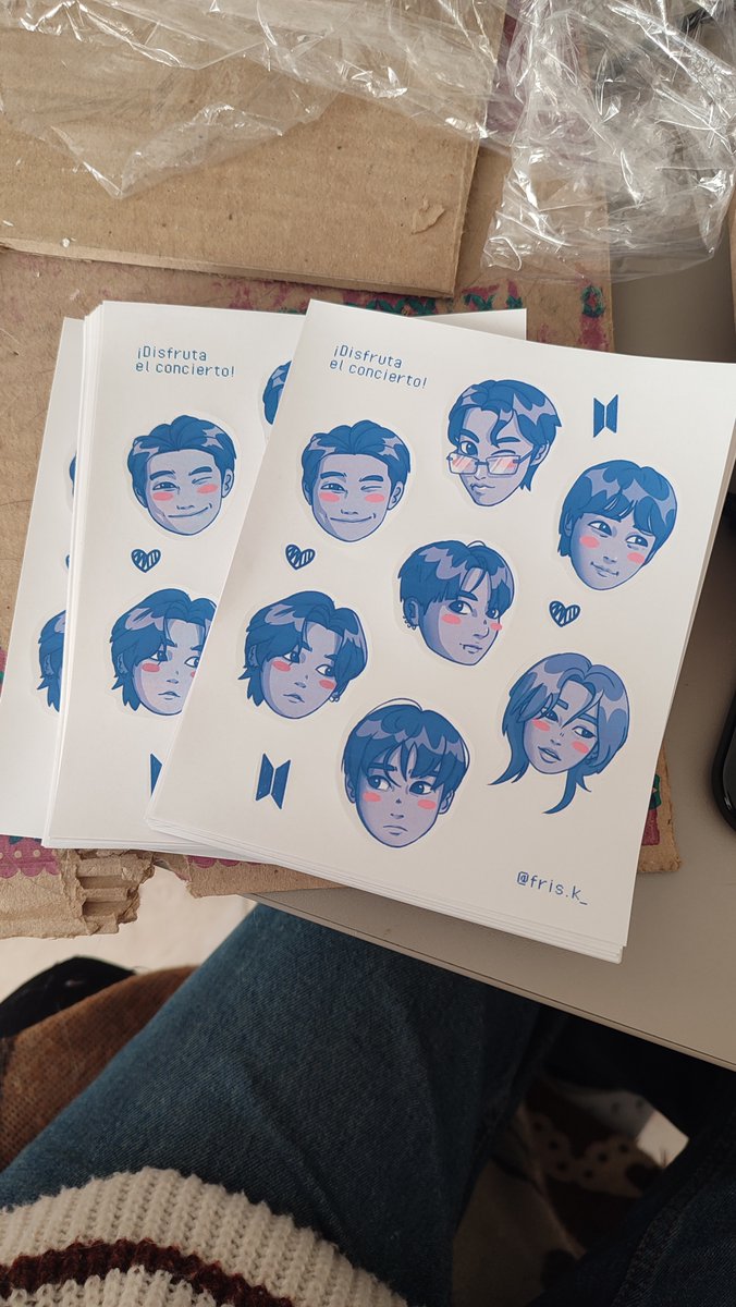 frisk_18's tweet photo. hice estos freebies, son hojitas de stickers :D https://t.co/t1HBnMdU3C