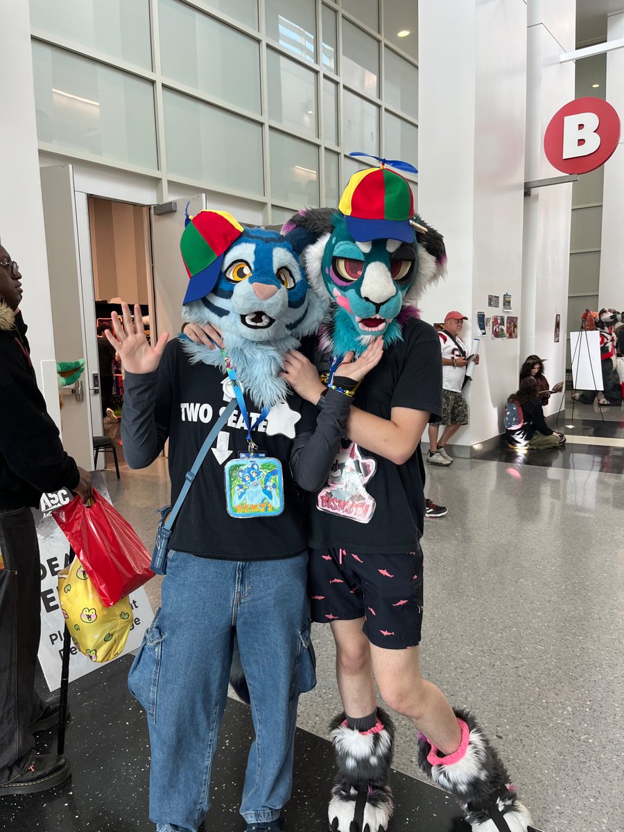 StitchFox1's tweet photo. More furry pics from Anthro SoCal 2026!
#ASC2026
3 https://t.co/g8GHyqqrNV