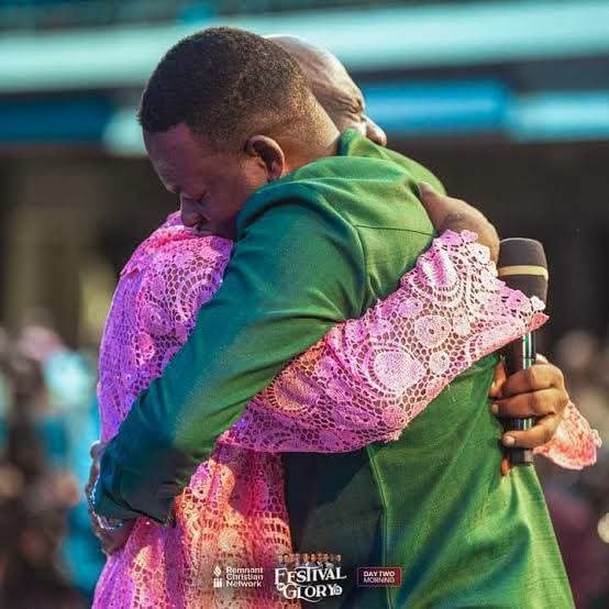 Aribblessed's tweet photo. Imagine that Apostle Arome Osayi had involved himself in a shady business, collected money forcefully, or slept with ladies who are not his wife. The situation at the moment would have been brutal.

The only thing the son of the bondservant could chew on is that Nigeria is a place of revival. Others held on to his encounters and the possibilities he has experienced.

In all their attempts to invalidate him, they couldn't find anything else but to twist his encounters and make a caricature of the possibilities in God.

Imagine he had been involved in something unbefitting. They would have mounted their ring lights and brought him down.

As believers, and most importantly as ministers, we should learn to live pure lives, lives that no man will be able to point a finger of error at.

I love Apostle Arome Osayi even more.