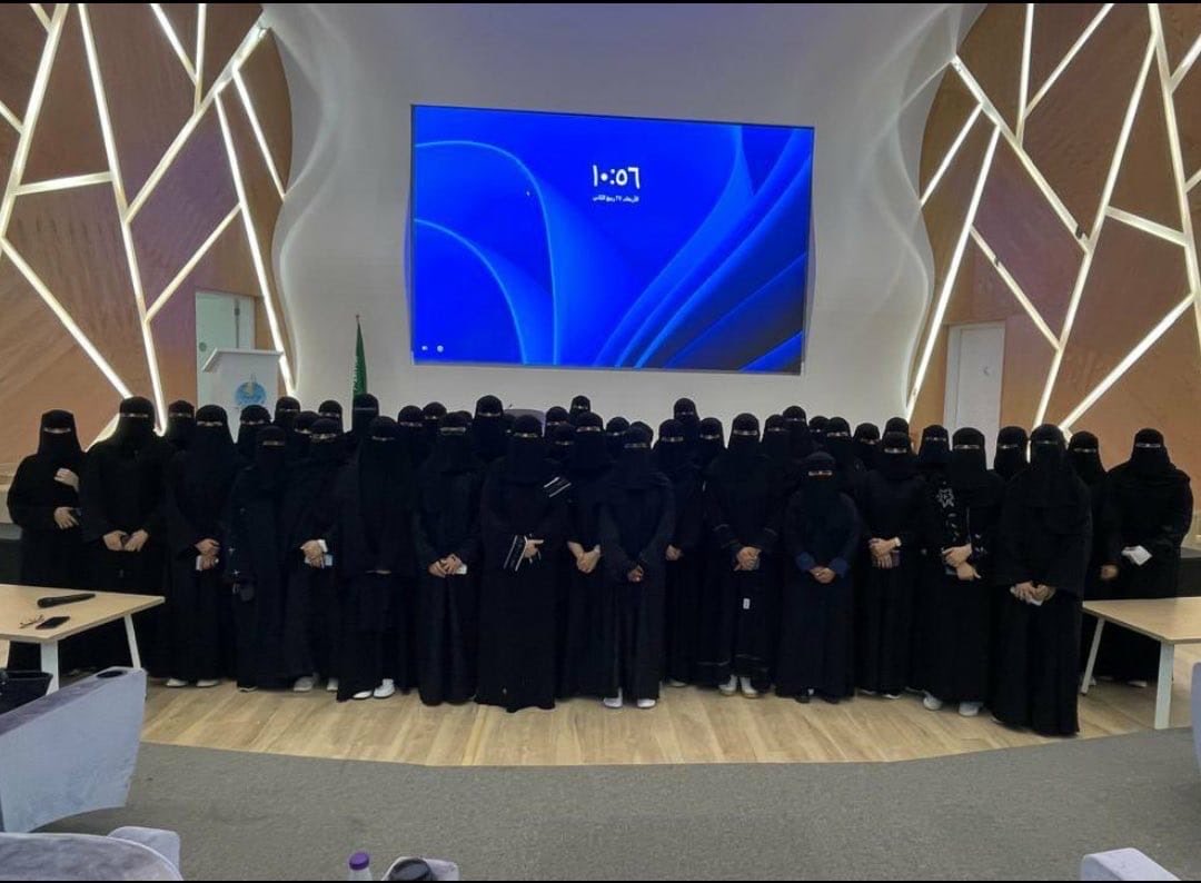 HAYAABDULLAH_SH's tweet photo. "من أجمل ما قيل" في #النقاب
. أن كان فرضاً فقد نجونا..
. أن كان سنة فقد غنمنا..
. أن كان عفة فقد سترنا..
.أن كان فضلاً فلسنا في غنى عن فضل الله.💫
#فخوره_اني_منقبه https://t.co/dpGLYNOmLU