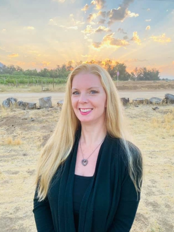ametsoc's tweet photo. Beyond the classroom, Jennifer D. Small Griswold helps students discover their curiosity, recognize their potential, and find their path.

The @uhmanoa professor &amp; chair is the recipient of the 2027 Edward N. Lorenz Teaching Excellence Award.

Read more: https://t.co/r6Abm4P7UH https://t.co/lY7fQVzQGV