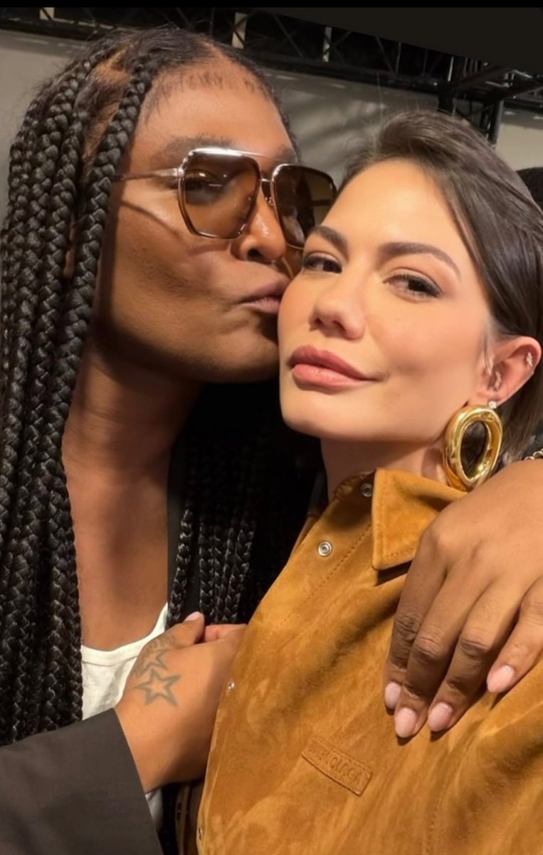 Demet92ozdmr's tweet photo. you know you'd do the same 😉 https://t.co/ixvMhDiR1F