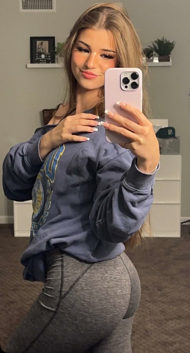 LeniEnoch's tweet photo. Brookes ass is amazing https://t.co/oSqyTgcqOx