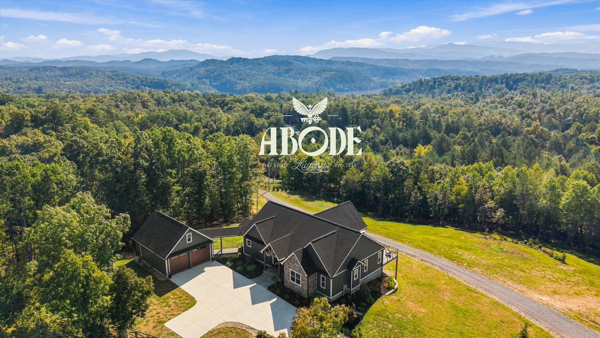 ABODEIntlRealty's tweet photo. Waterfront or mountain-view acreage? 
SKYWAY RESERVE in Vonore, Tennessee
COMING SOON—no showings until Oct. 9, 2026
MLS#: 3603678 
#TellicoLake #smokymountains #tennessee #luxury 
https://t.co/Z0xIrOeC3R
@_AdrianJackson #ABODE https://t.co/fgvl8JL7bh