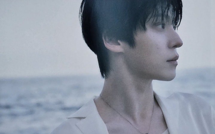 hotdogyunho's tweet photo. i am actually genuinely mesmerized u can’t pry my eyes off this picture if u tried https://t.co/HU2G7BOSOb