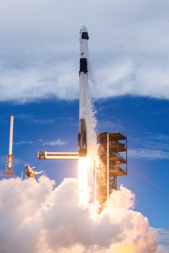 Mr_xvision9's tweet photo. Falcon 9 launches @NASA’s Crew-13, Dragon’s 21st human spaceflight mission https://t.co/MTim03v8qE