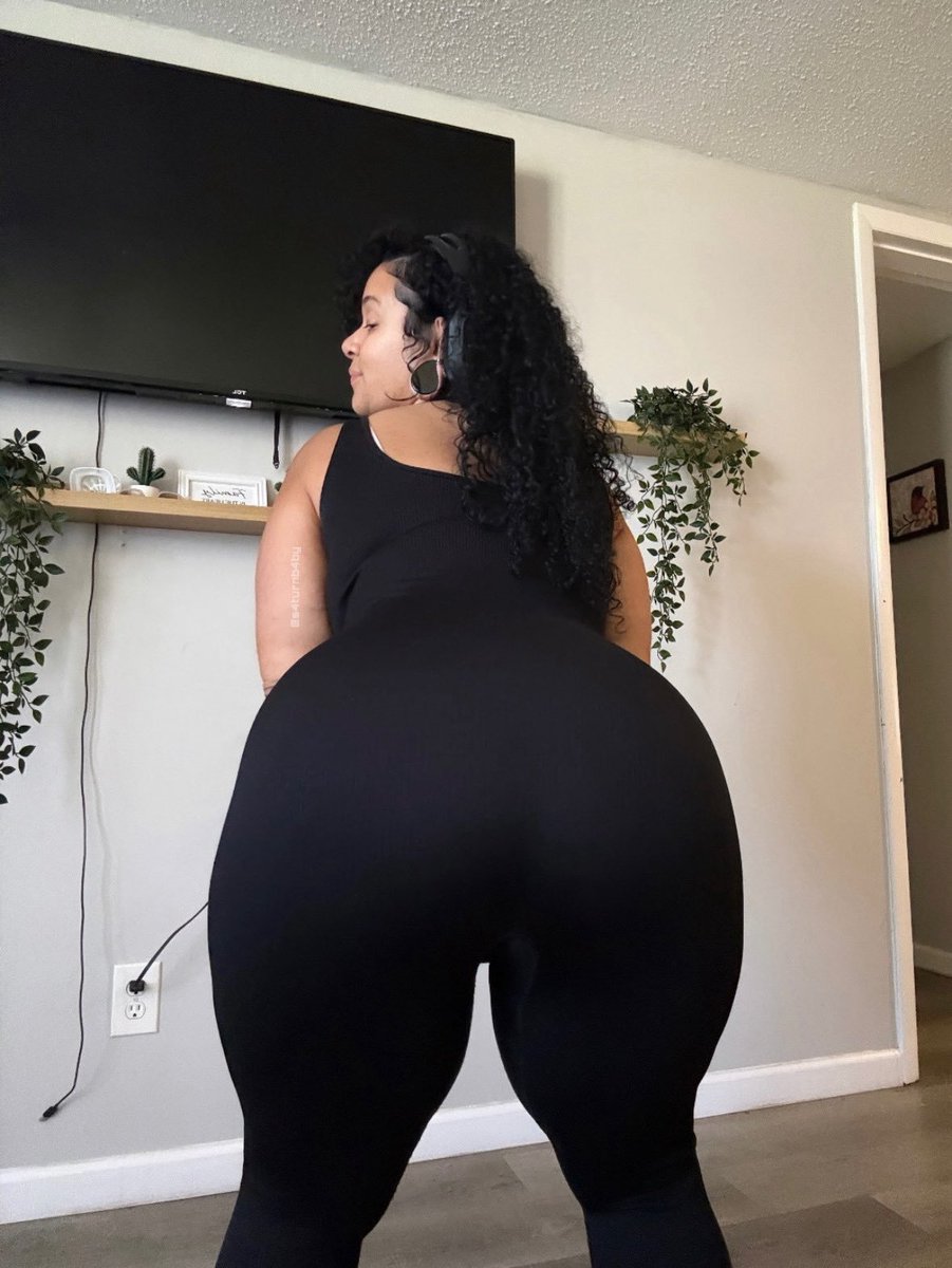 L8xUnfiltered's tweet photo. Nobody is thick as me 💦⚔️😭 https://t.co/wEgXRvTK5G