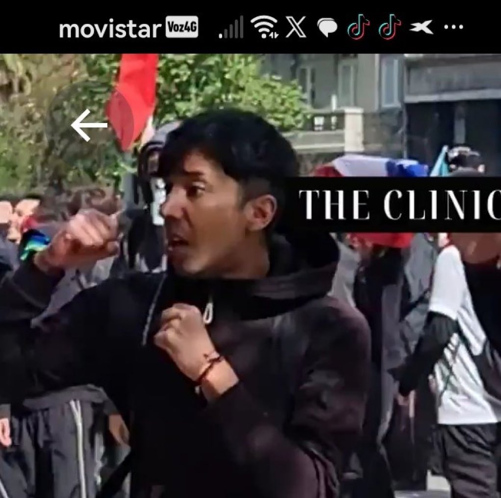 giuliana_nac's tweet photo. Este  simio es el que agarró a Patadas por la espalda a una mujer . Solo se acercaba a las niñas que estaban en el lugar . Cerdo cobarde https://t.co/406lLsulFv