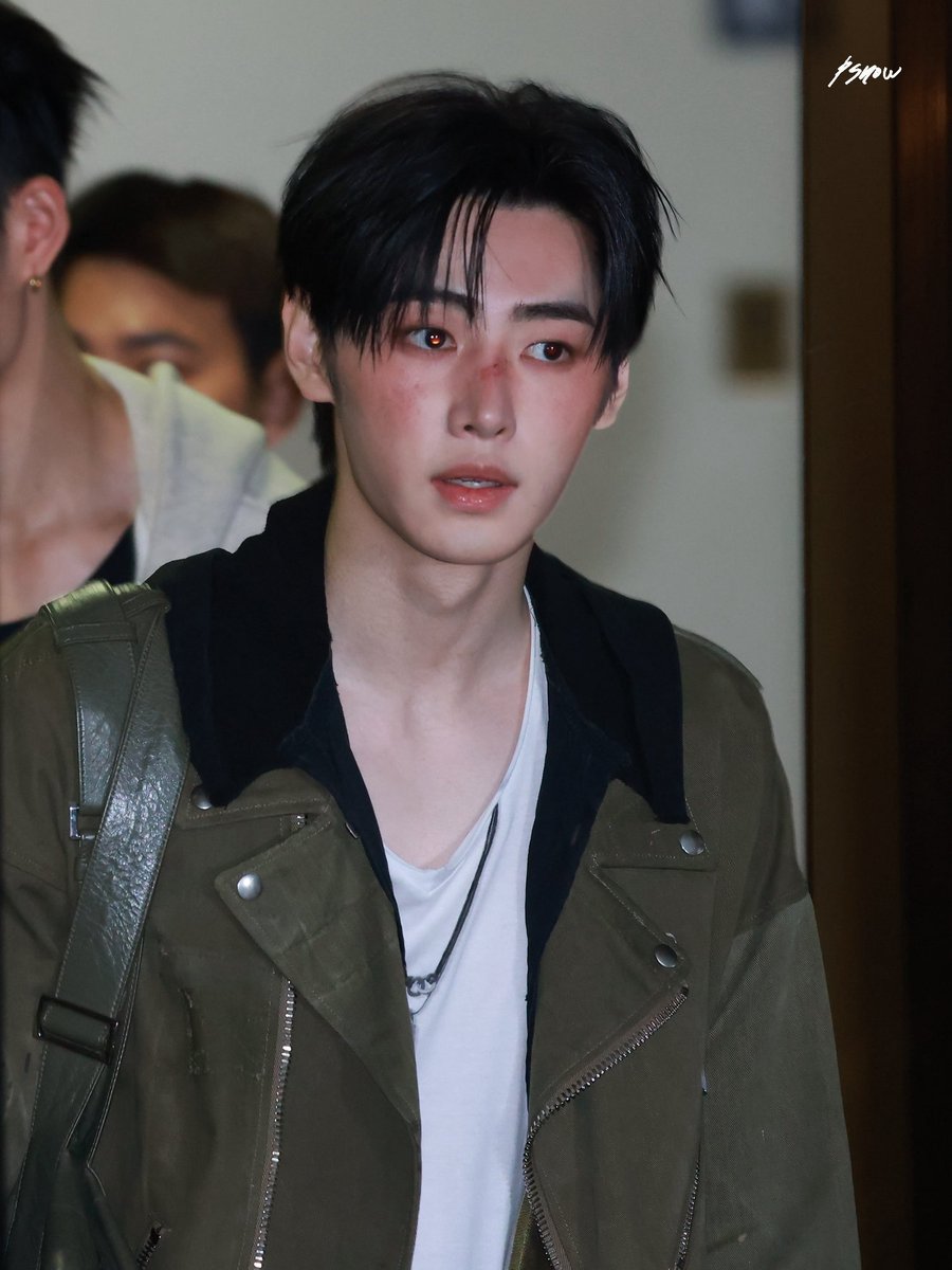 sunghoon_mp3's tweet photo. so pretty when he’s beat up 🥰 https://t.co/mkIHzcGf4t