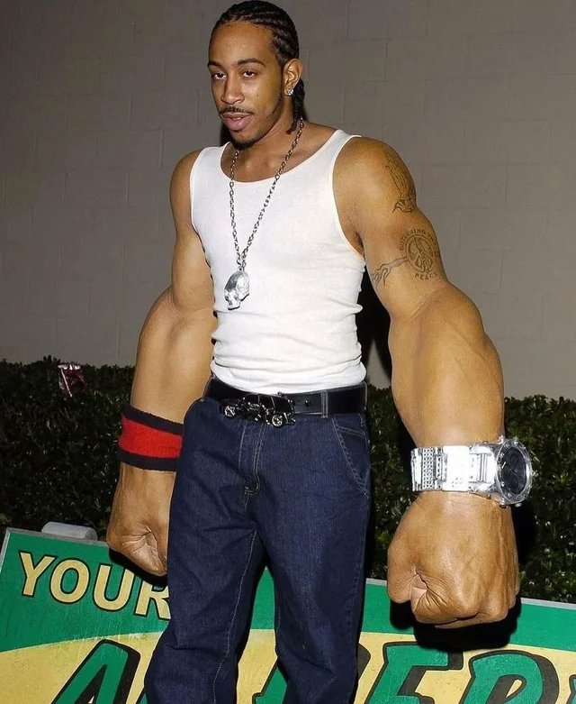 JackSlackMMA's tweet photo. No wonder she's just smacking people around with that left hook, she got the Ludacris forearms https://t.co/8SiiuBG0o8