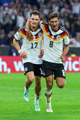 DFB_Team__JP's tweet photo. Schlußpfiff!!

ドイツ２－０セルビア

くろぷー初勝利!!－ ̗̀ ᐠ( ᐛ )ᐟ🇩🇪ᐠ( ᐖ )ᐟ  ̖́－

🇩🇪 #ドイ���代表 #DFBTeam #GERSER #ネーションズリーグ https://t.co/YQiNAwOLlG