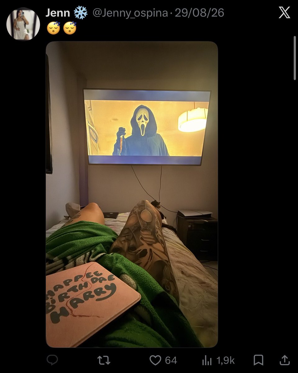 SpeedGio's tweet photo. Así, muy muy por encima, viendo 3 fotos de tu cuenta, con 2.100.000 que se gane un man, ya te toca agachar la cabeza. 

😭😭😭😭😭😭 https://t.co/kQ7AoWaWI5