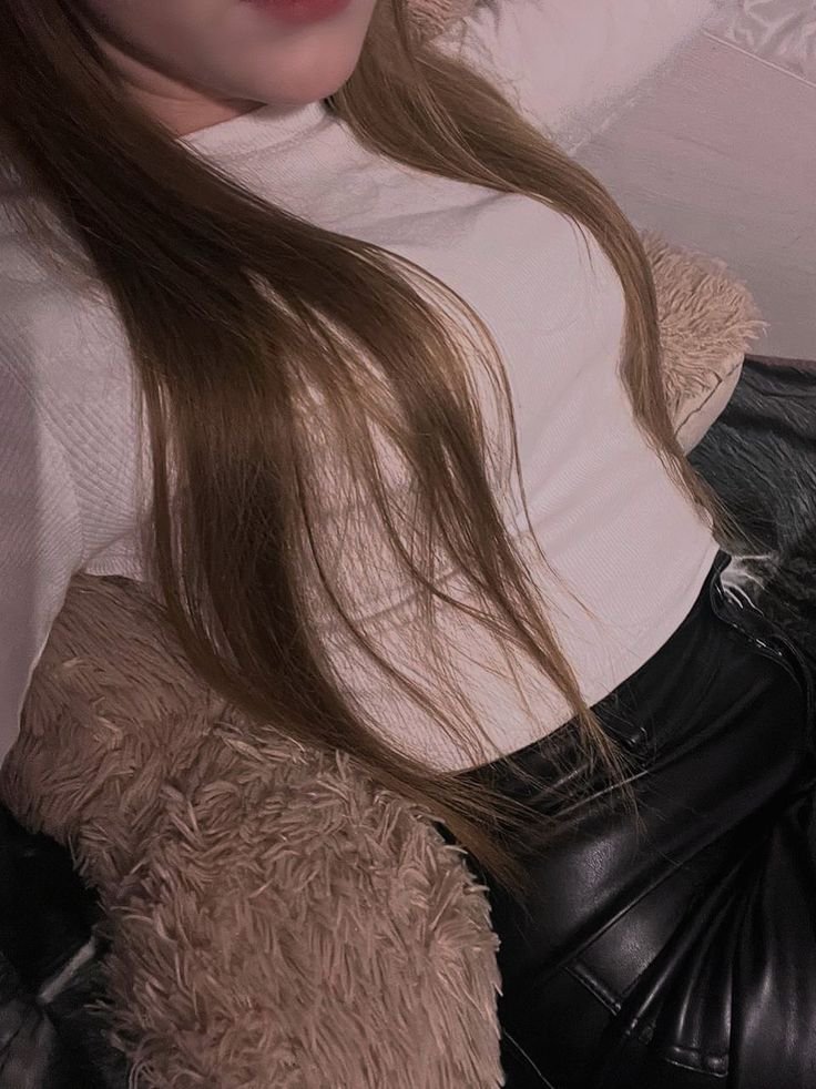 Lurelia12findom's tweet photo. Wer möchte schon von einem 21 jährigen Mädchen dominiert und ausgelacht werden? ✨ https://t.co/zm5CUOJw5p