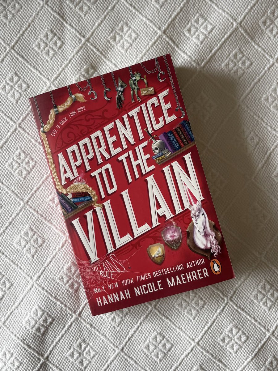 emmisbooktwt's tweet photo. now reading: apprentice to the villain https://t.co/xPPPkT49W4