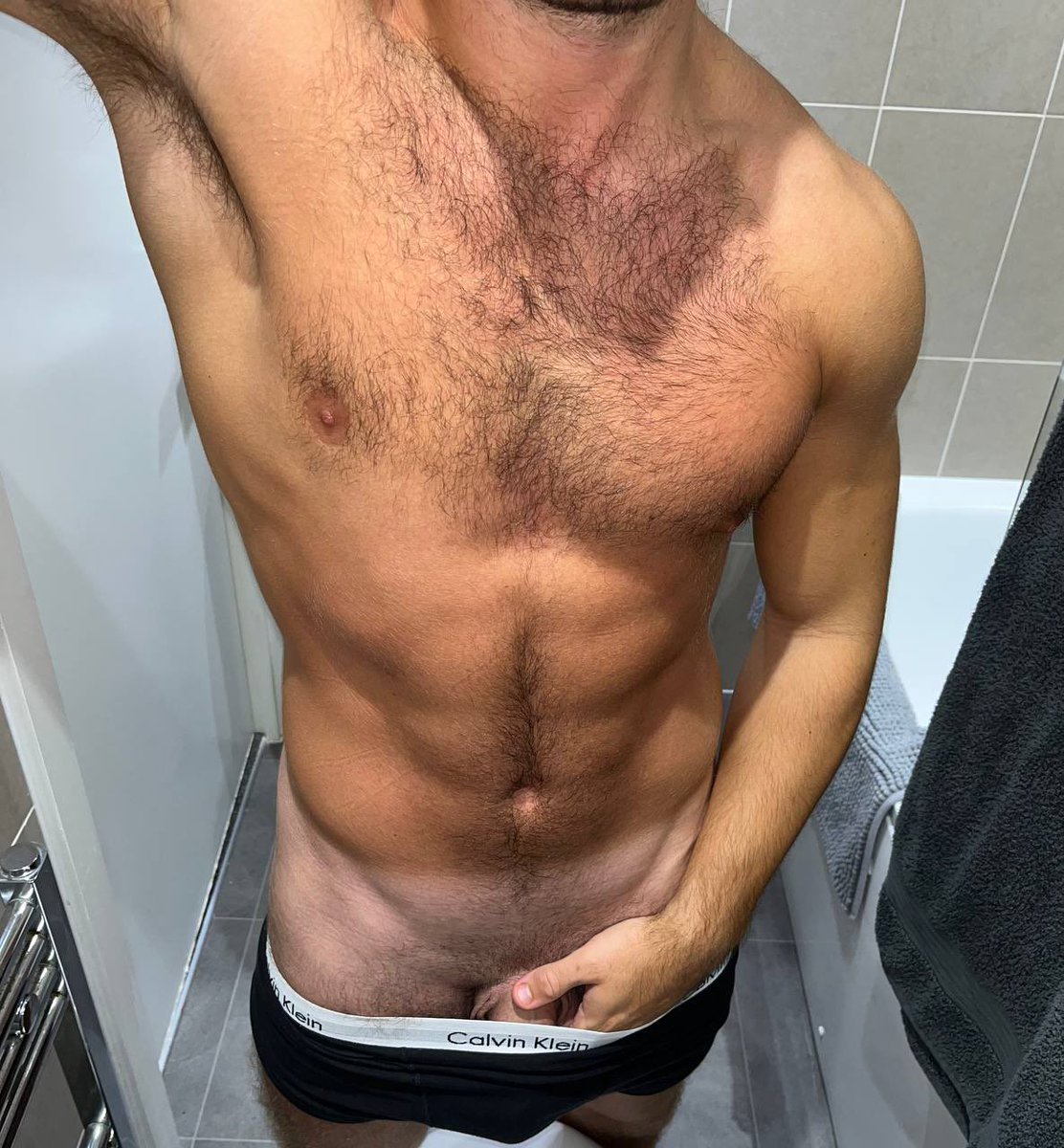 MilesLiverwood's tweet photo. Hairy or trimmed?👀

Comment below😝 https://t.co/jhb66kYoaO