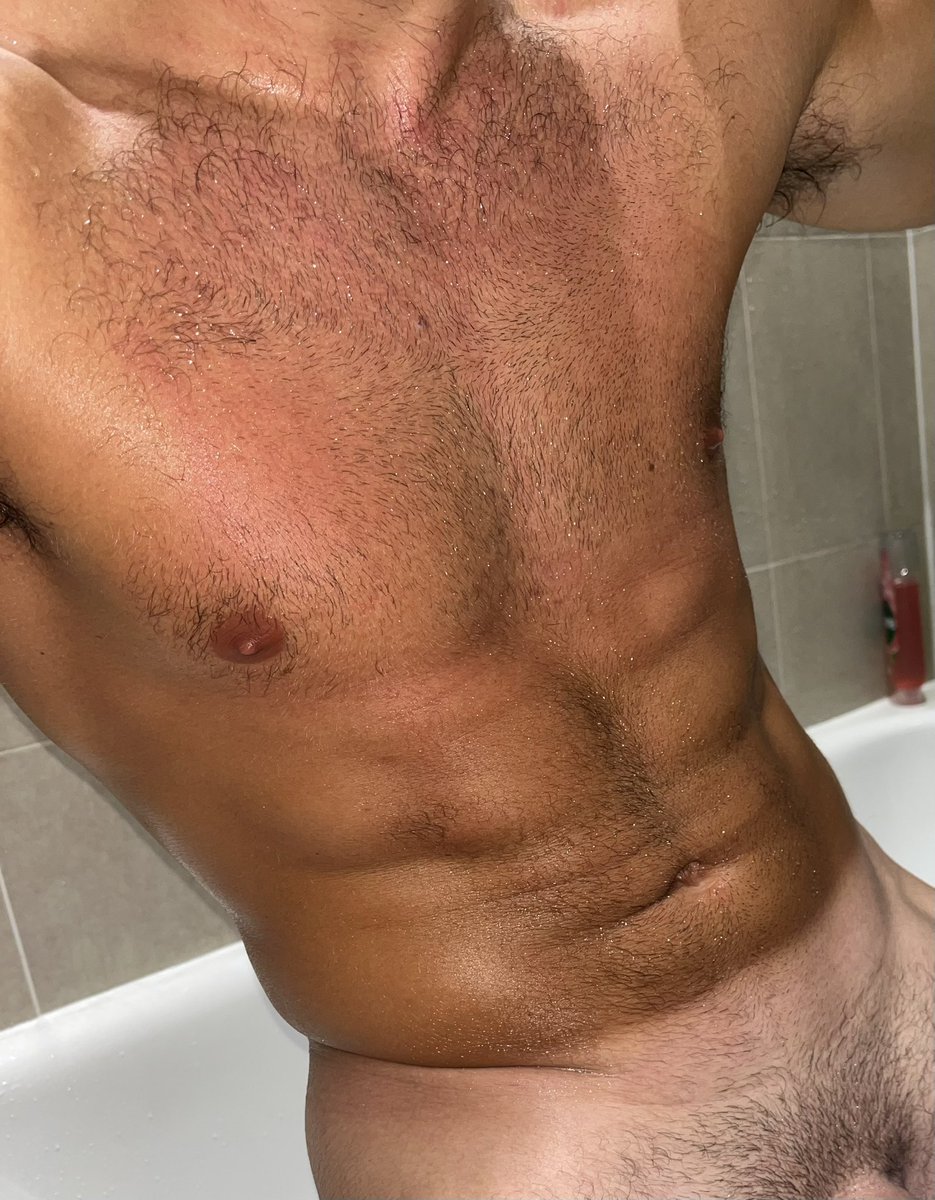 MilesLiverwood's tweet photo. Hairy or trimmed?👀

Comment below😝 https://t.co/jhb66kYoaO
