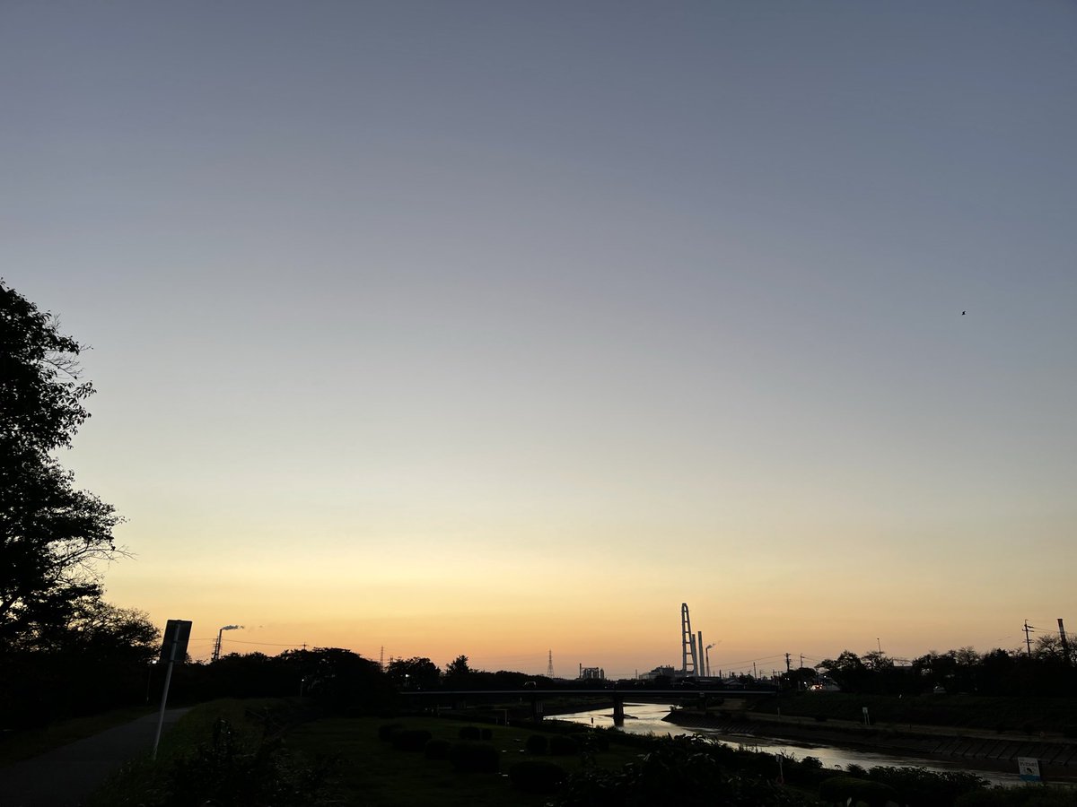 tZvhGR89OpOCmal's tweet photo. 早朝ウォーキング🚶‍♀️
気温20℃ https://t.co/wLzmB68Be3