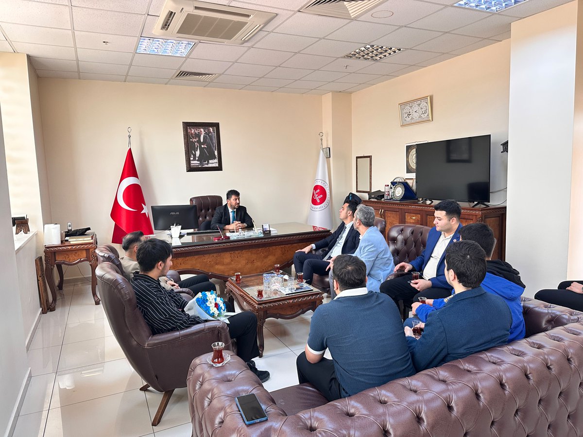 35ErenErguN's tweet photo. Çiğli Diyanet Gençlik Kordinötörlüğü olarak 
1-7 Ekim Camiler ve Din Görevlileri Haftası münasebetiyle Çiğli İlçe Müftümüz İhsan Yeğen hocamızı ziyarette bulunduk.Müftümüze misafirperverlikleri için teşekkür ederiz
Bu vesileyle Camiler ve Din Görevlileri Haftası kutlu olsun. https://t.co/zutfsLm1GJ