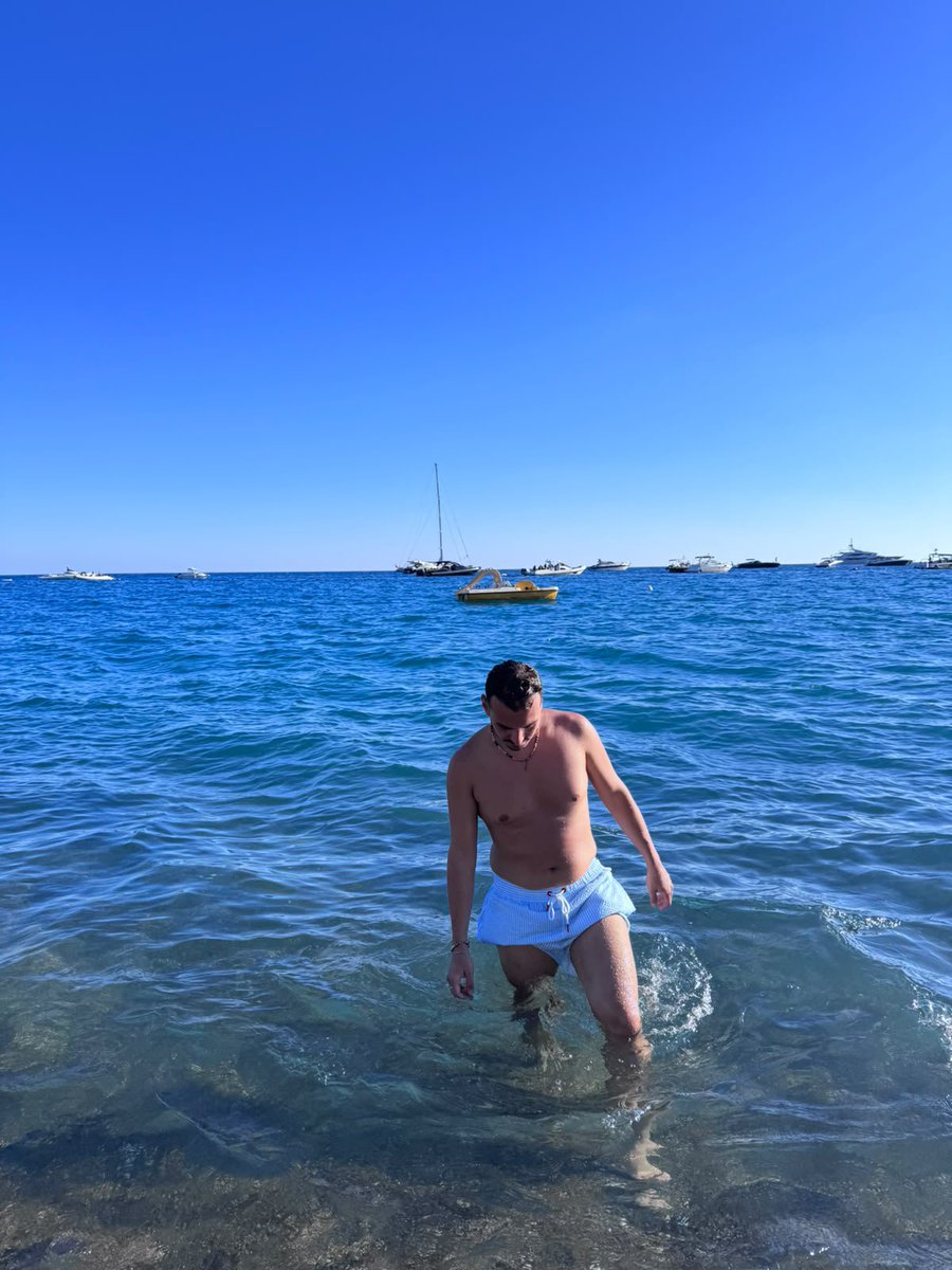 simone_s03's tweet photo. Summer🌊 https://t.co/H0CYd8JWHJ
