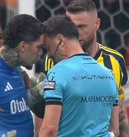 kadirov1907's tweet photo. Neydi o söz? Gün gelir, devran döner..
#ederson #yasin https://t.co/uyGrFFw3f2