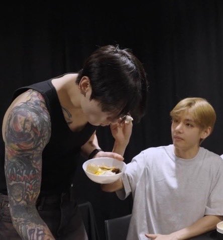 myu_kookv's tweet photo. Big boy jk &amp; his pretty boyfriend tete who wants to feed him https://t.co/cBmyLvZccp