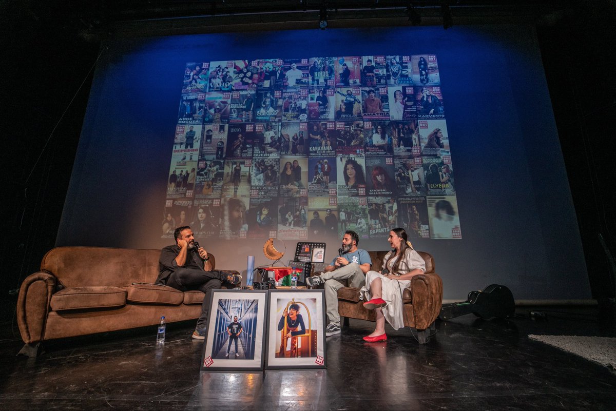 ElHombreLuna's tweet photo. Muchas gracias a todos los que nos acompañasteis en la grabación del Especial @revistasoldout anoche en @salamirador

Qué placer escuchar a @danipach__ @bea11trice @sienna______a y @VEGAOFICIAL @delgado_musica y @saradelvallemsc 

 🔜 #podcast con un montón de colaboradores ❤️ https://t.co/S0xk2A4Wgv