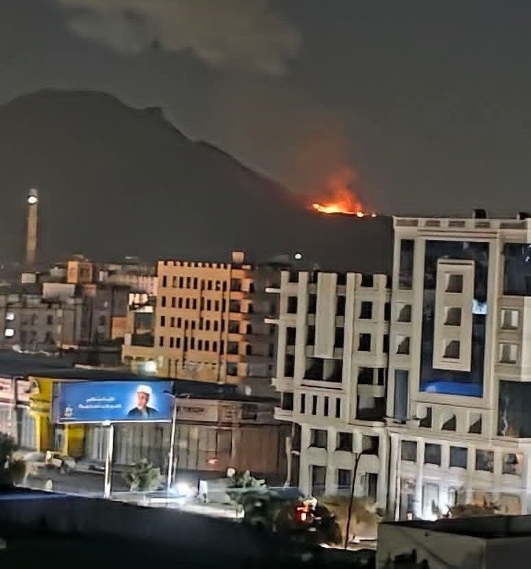 Osint613's tweet photo. NOW: The Royal Saudi Air Force is currently carrying out airstrikes  in Sanaa, Yemen.

Sanaa is the Houthi’s main stronghold in Yemen.

Contributed by: @BeamTracker_ https://t.co/NWICCLs9lU