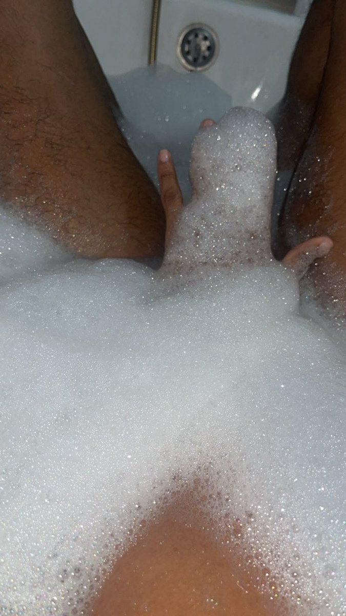 AJS_18_'s tweet photo. Bubbles 🫧 https://t.co/Hvko3nLEeT