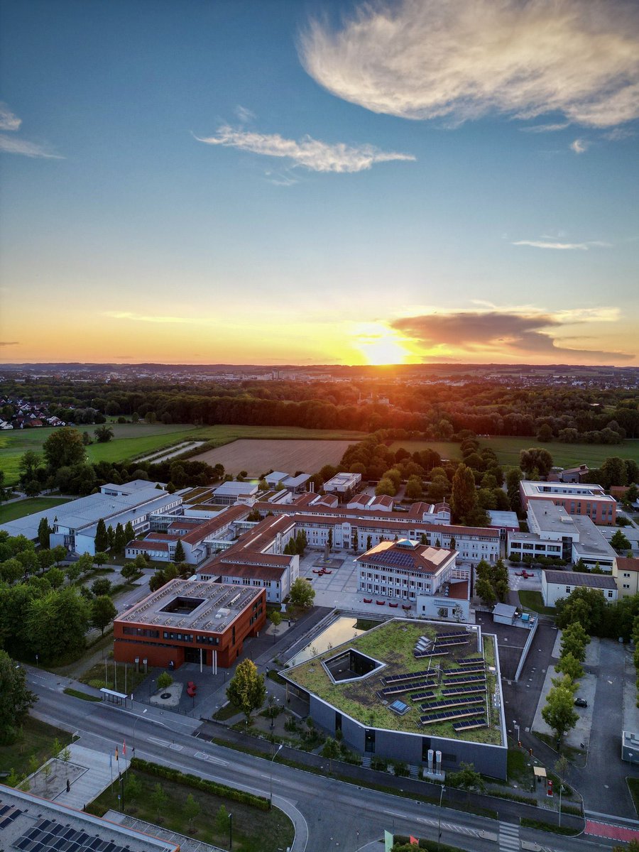 Lukastrqding's tweet photo. Start of studies

Today was my first day as a business student at the Landshut University of Applied Sciences.

Today was a very informative day and I met some new people. I am also looking forward to my studies and to new contacts.
#Landshut #haw #hawlandshut #college #bwl https://t.co/StFxhh4sDX