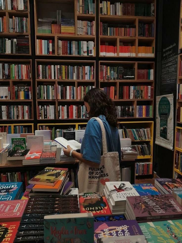 nyliava's tweet photo. Reading is my quiet escape when the world feels too loud.📚📖✨ https://t.co/nZqjJWj0KR