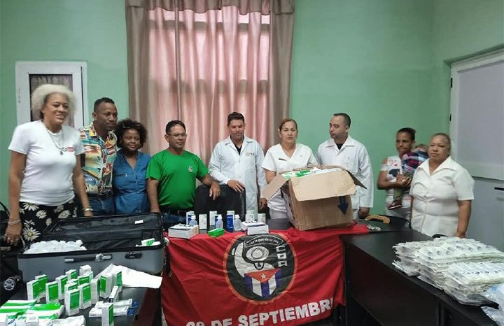 cdr_cuba's tweet photo. 📦👶🏥Reciben donativo, niños hospitalizados en el pediátrico de Camagüey.

#CDRCuba #Cuba #SomosDelBarrio

Lea el artículo completo aquí 👇 

https://t.co/4P60XN8hub https://t.co/NDyktOkR7w