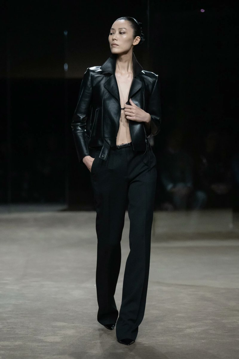 cestprada's tweet photo. tom ford ss27 ughhhhhhh https://t.co/W00iTd1A98